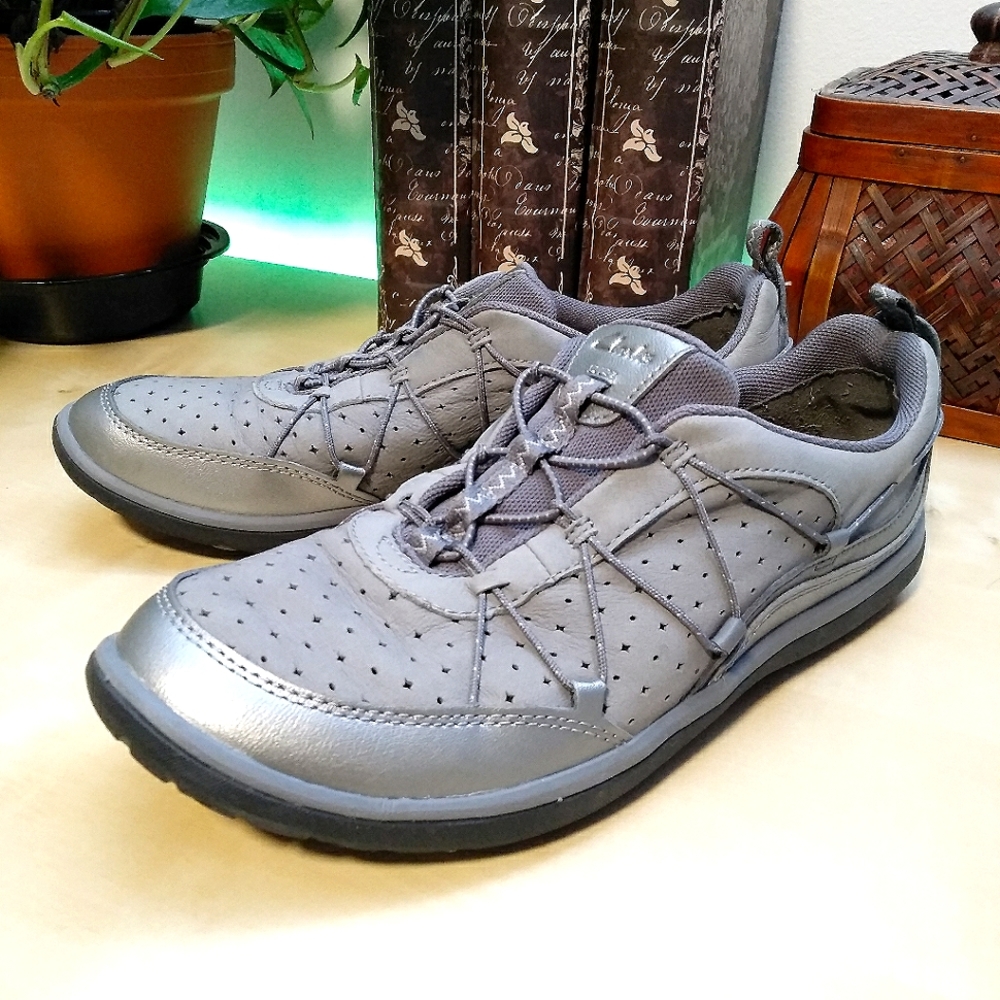 Clarks Slip On Athletic shoes sz 8 -8.5